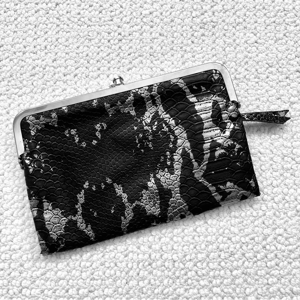 Clutch Metallic Silver Top Snap snake -embossed Evening Bag - Picture 1 of 3